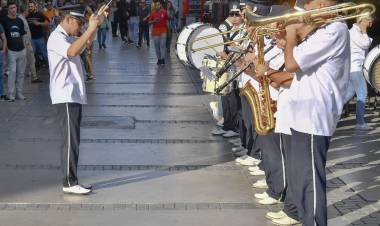 İzmir'de Cumhuriyet'in 100. Yılı Bando Konserleri ile Kutlanıyor