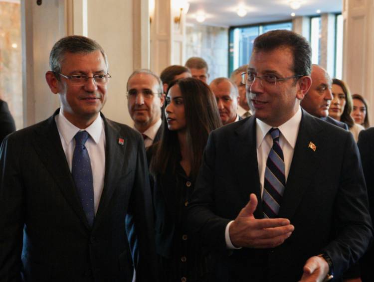 ÖZGÜR ÖZEL: "ESAS MESELEMİZ; 14 BELEDİYE SAYISININ 30'LU RAKAMLARA ÇIKARILMASI"