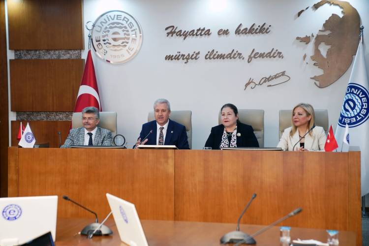 EÜ Senatosunda “YÖK Üstün Başarı Ödülü” sevinci