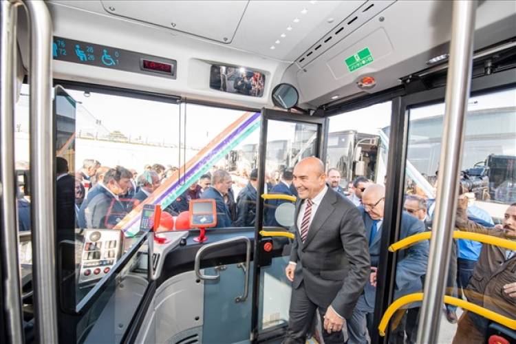 Tunç Soyer, 65 Yaş Üstü Vatandaşların Ücretsiz Toplu Taşıt Kullanımı Hakkında Açıklama Yaptı