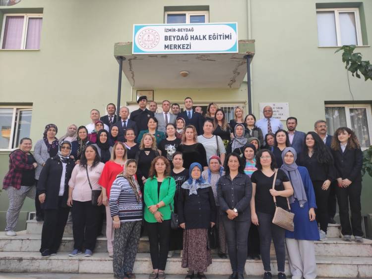 Beydağ Halk Eğitimi Merkezi'ndem 100.Yıl Sergis